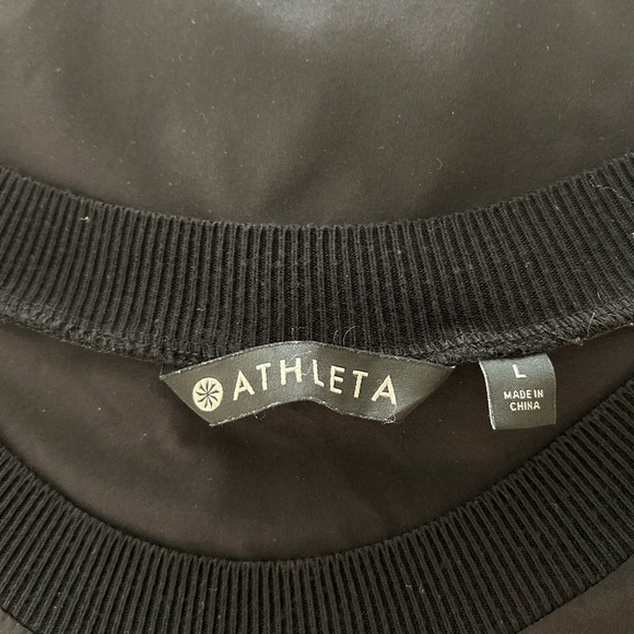 Athletica active wear top - Picture 3 of 3